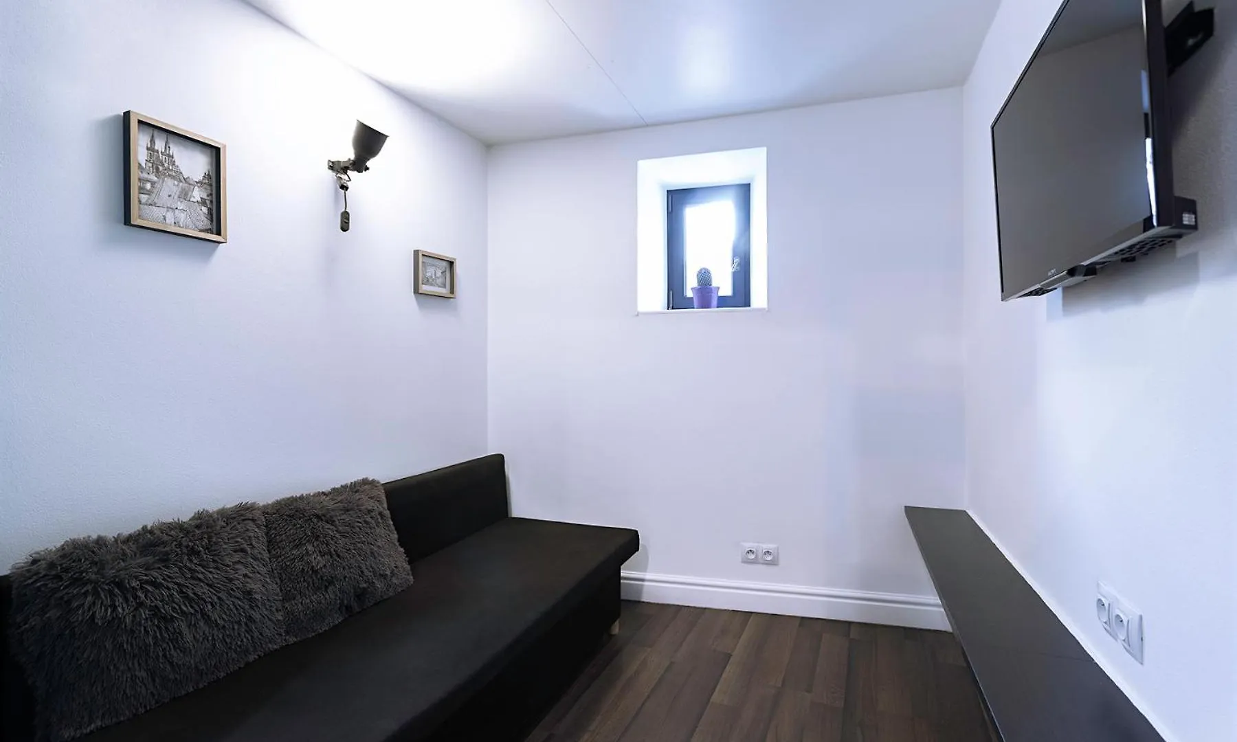 Charming Apartment In Historic Old Town Prague 0*,